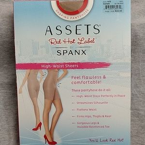 🎉5/$25🎉Spanx NWT *must purchase 5 items*